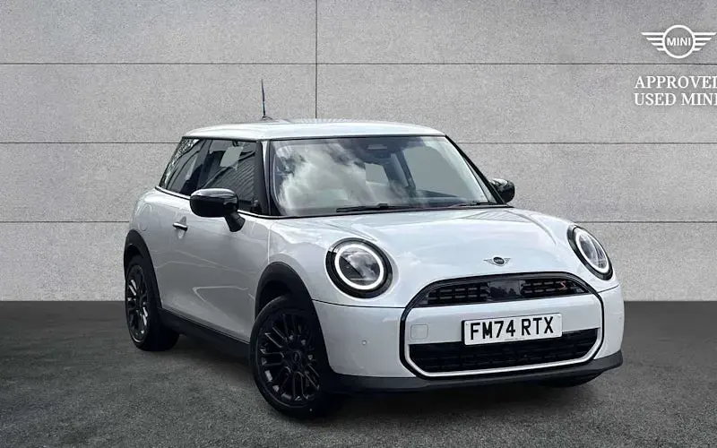 Used Mini Cooper Classic 204 HP (150 kW) 2024 Hatchback