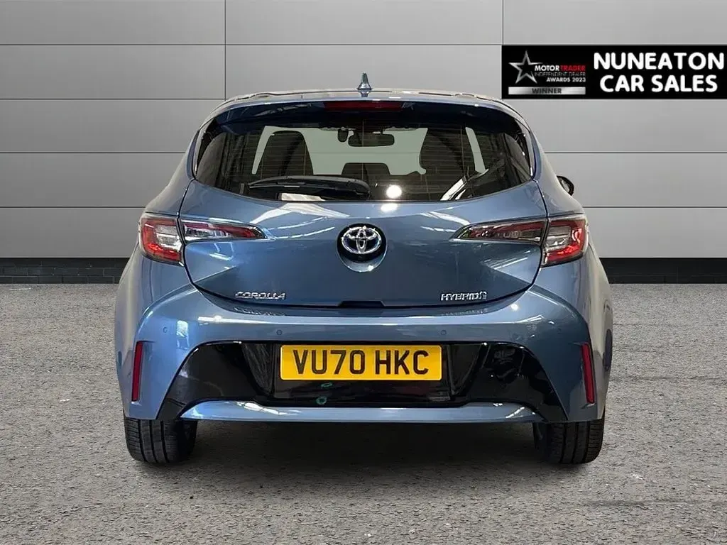 Used Toyota Corolla 122 HP (89 kW) 2020 Blue Hatchback