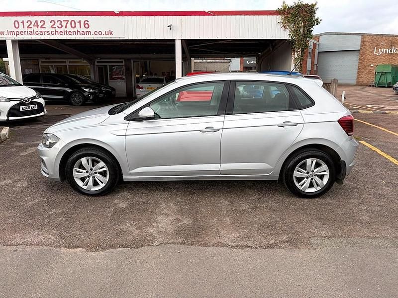 Used VW Polo SE 95 HP (69 kW) 2018 Silver Hatchback