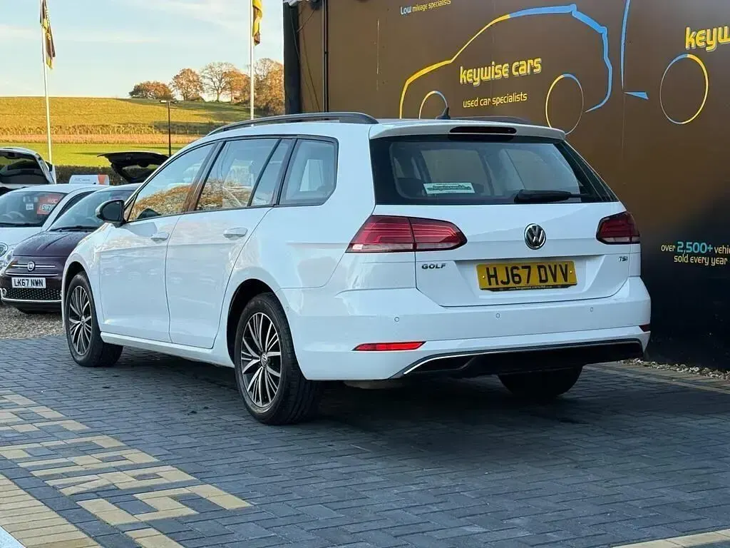 Używany VW Golf VII SE 125 KM (91 kW) 2017 Biały Kombi