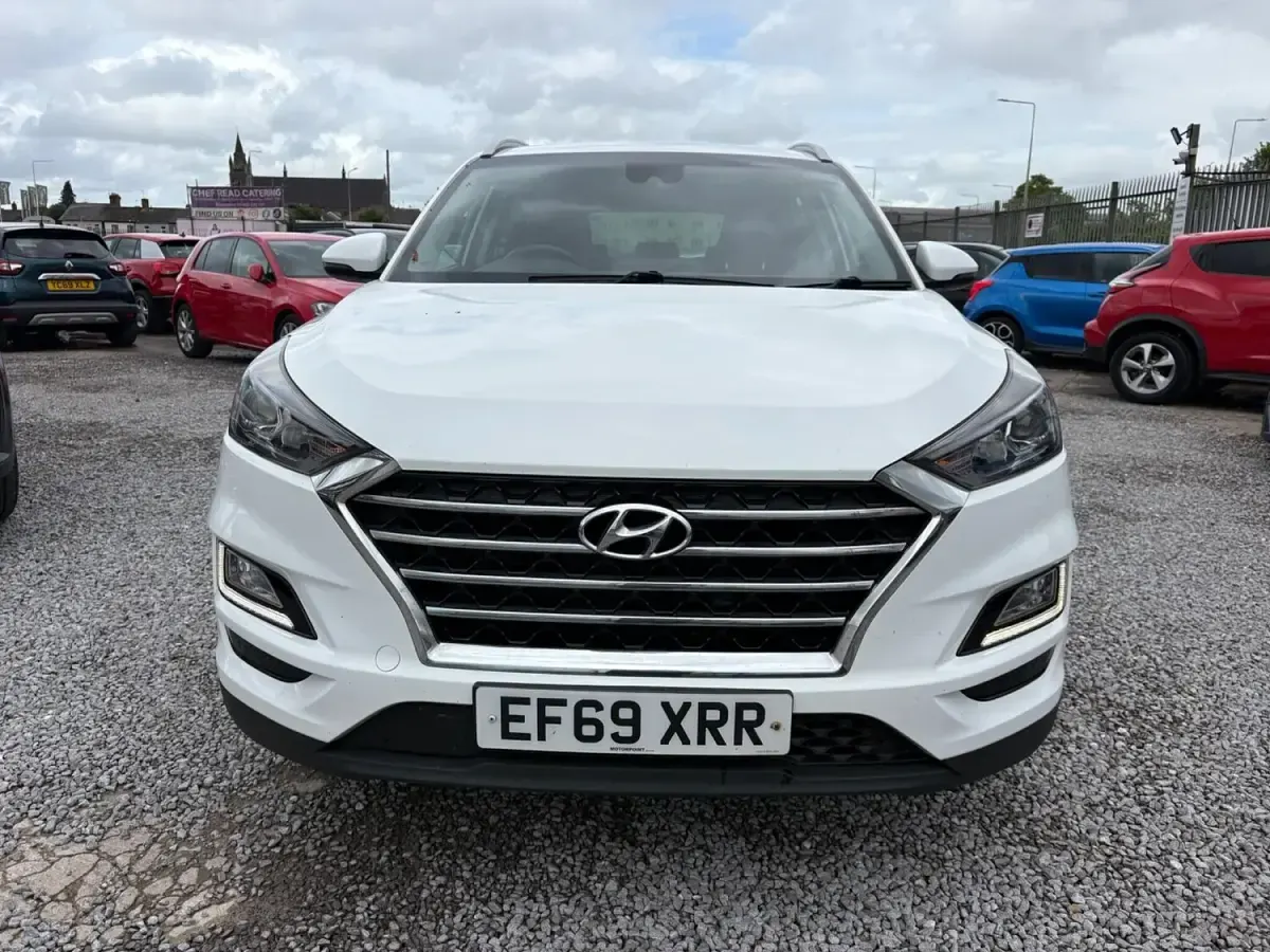 Used Hyundai Tucson SE 132 HP (97 kW) 2020 White SUV