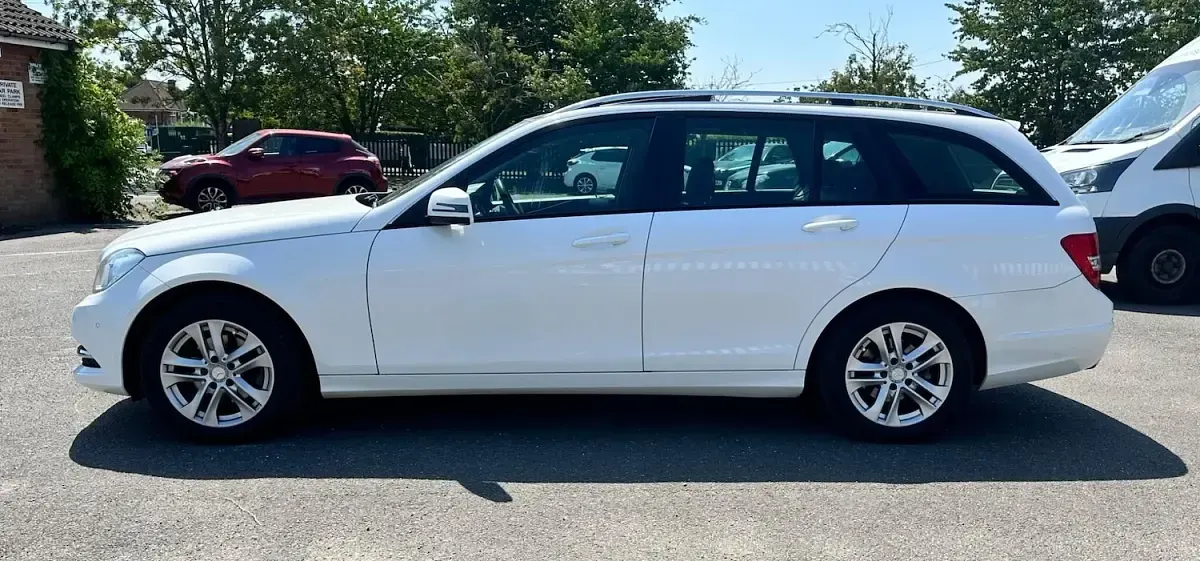 Used Mercedes C180 Executive 2014 White Estate