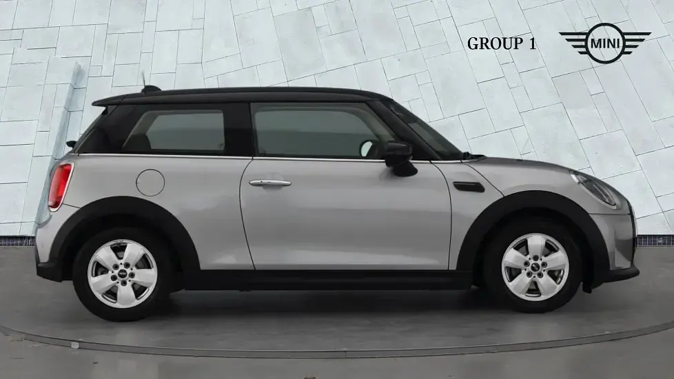 Used Mini Cooper Classic 134 HP (98 kW) 2023 Silver Hatchback