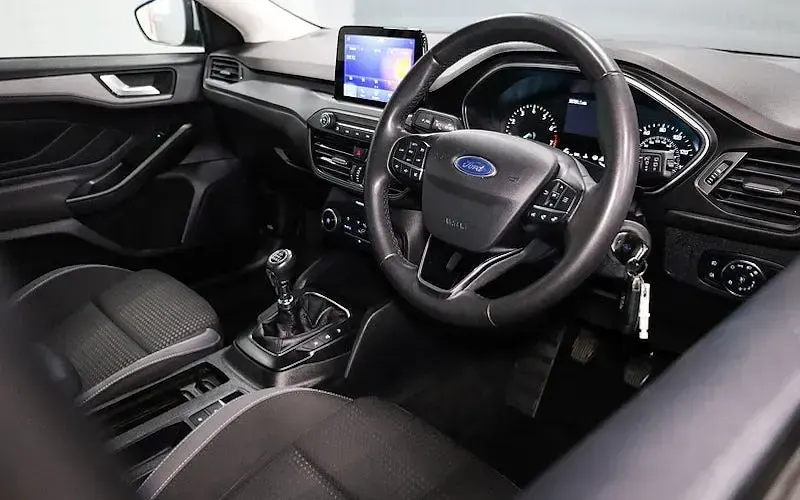 Gebraucht Ford Focus Trend 125 PS (91 kW) 2022 Silber Kleinwagen