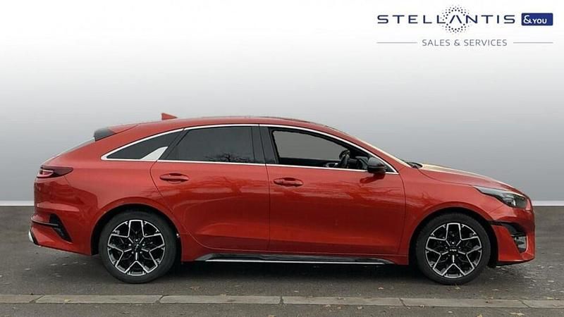 Orange Used 2022 Kia ProCeed GT-Line Hatchback | £15,686 (Fair price) - Image 1/4