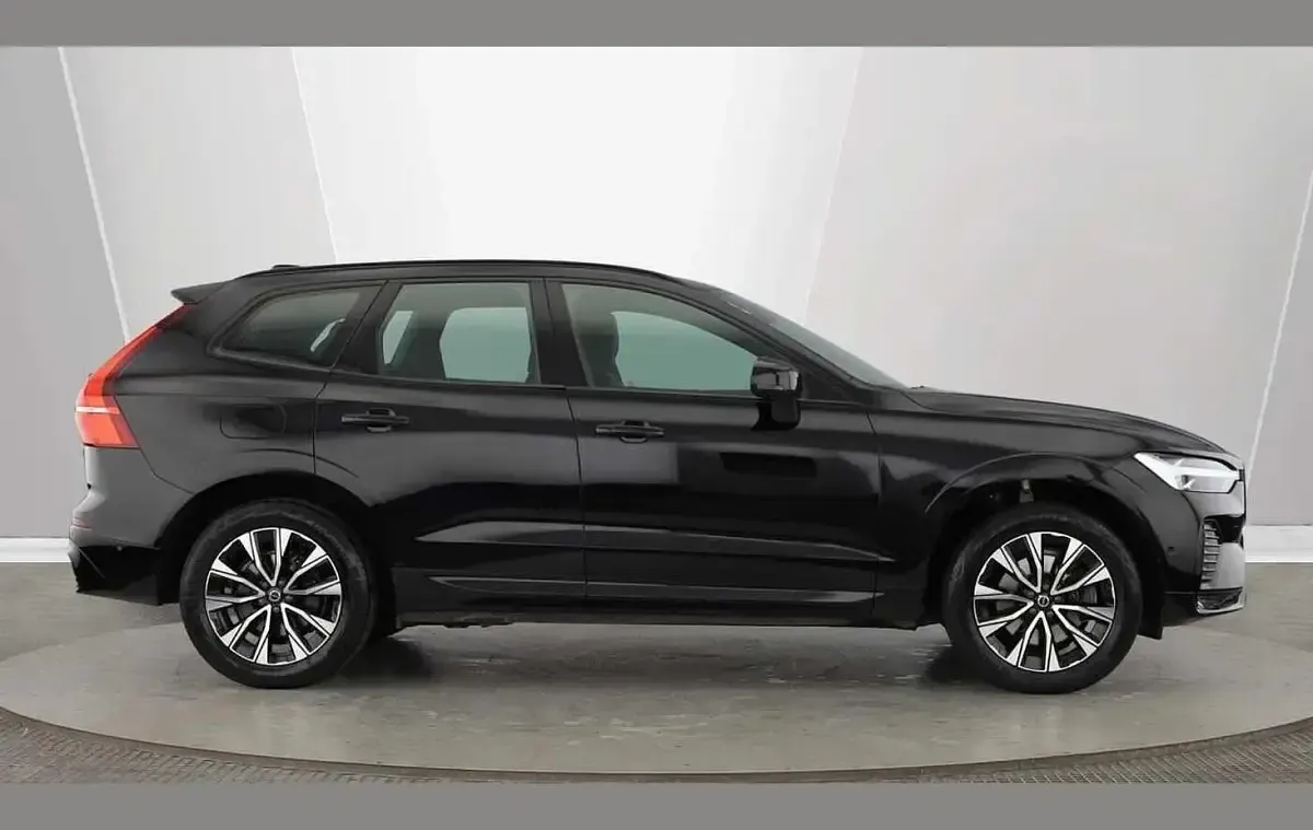 Used Volvo XC60 Plus 197 HP (144 kW) 2023 Black SUV