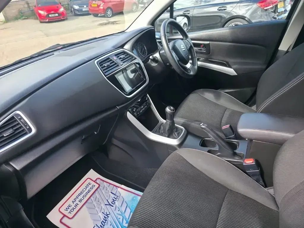 Usado Suzuki SX4 SZ-T 111 HP (81 kW) 2017 Cinzento SUV