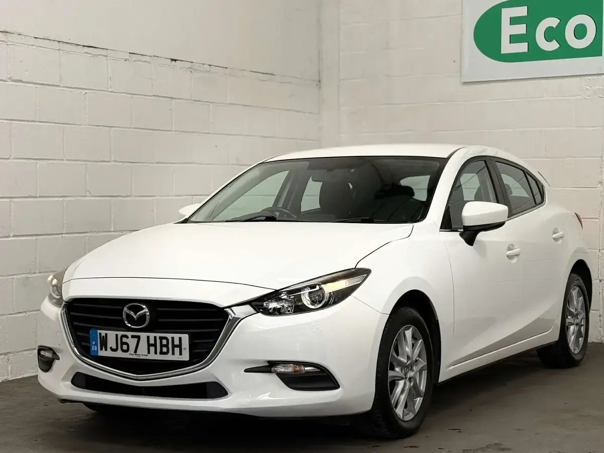 Used Mazda 3 121 HP (88 kW) 2017 White Hatchback