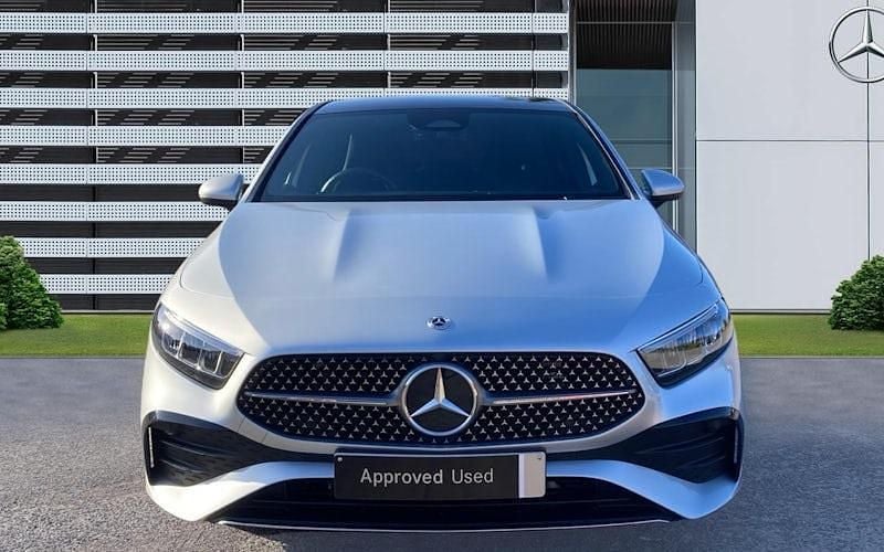 Begagnad Mercedes A200 Executive 163 HK (119 kW) 2026 Halvkombi