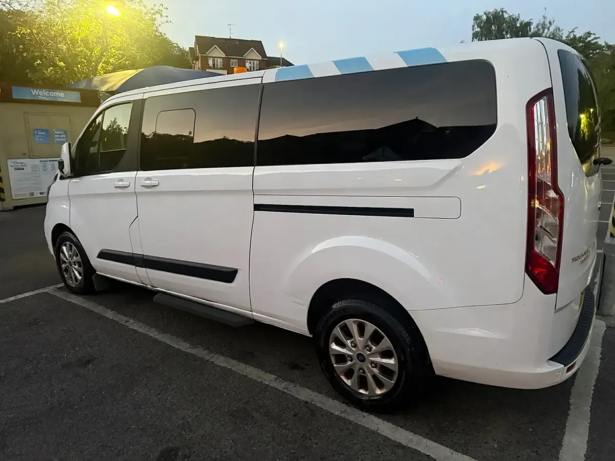 Used Ford Tourneo Zetec 130 HP (95 kW) 2020 White MPV