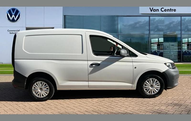 Used VW Caddy 73 HP (53 kW) 2023 White MPV