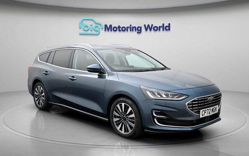 Begagnad Ford Focus Titanium 155 HK (114 kW) 2022 Blå Kombi