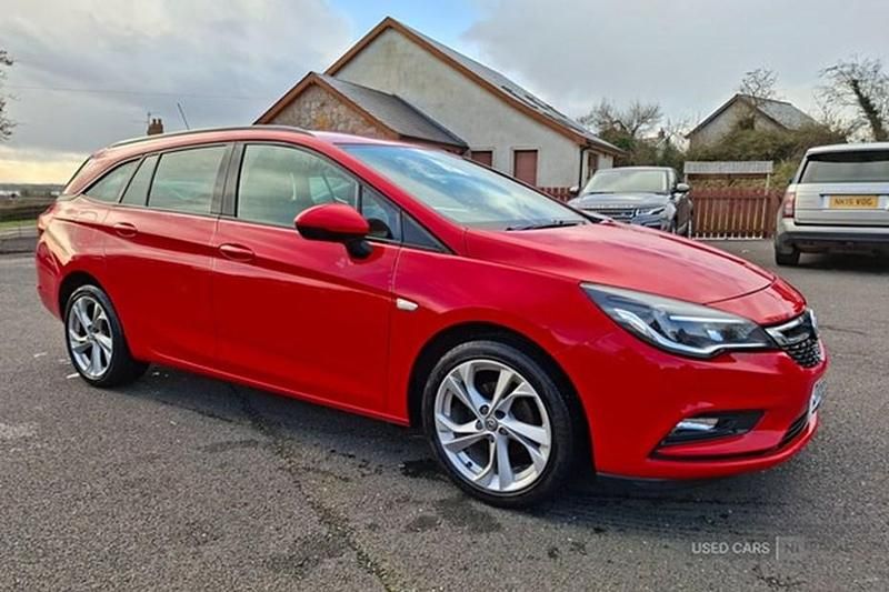 Used Vauxhall Astra Design Edition 105 HP (77 kW) 2019 Red Estate