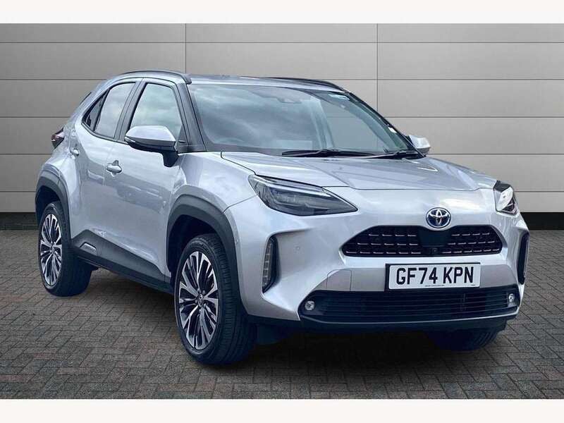 Silver Used 2024 Toyota Yaris Cross SUV | £28,995 (Fair price) - Image 1/3