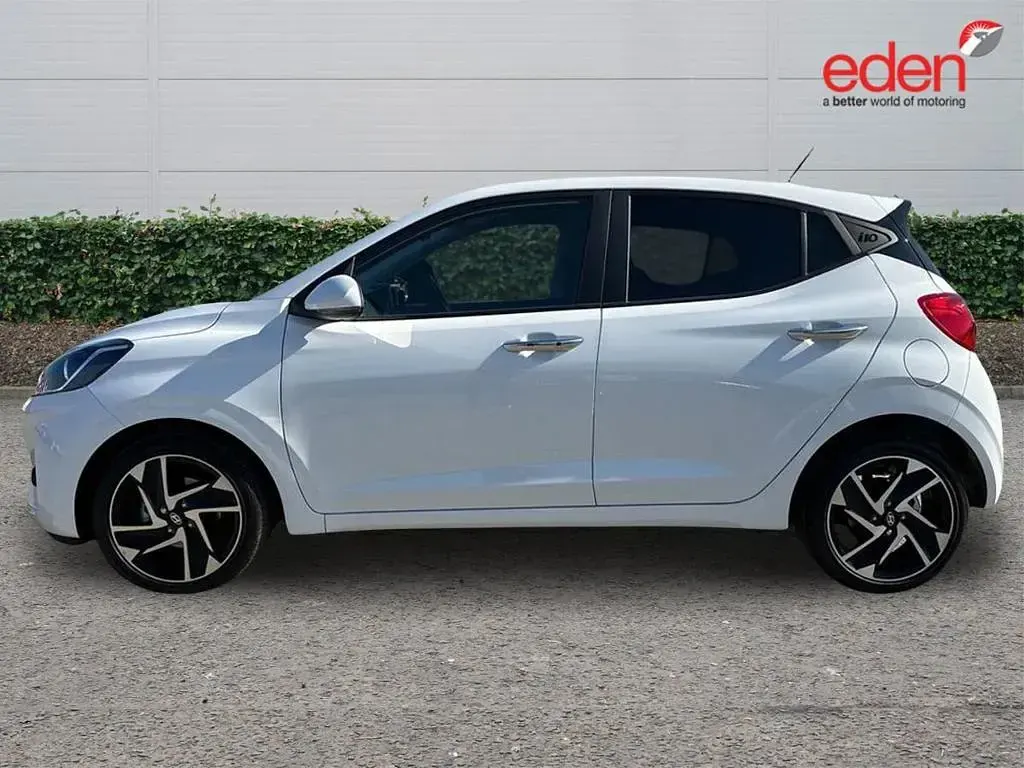 Used Hyundai i10 Premium 79 HP (58 kW) 2026 White Hatchback