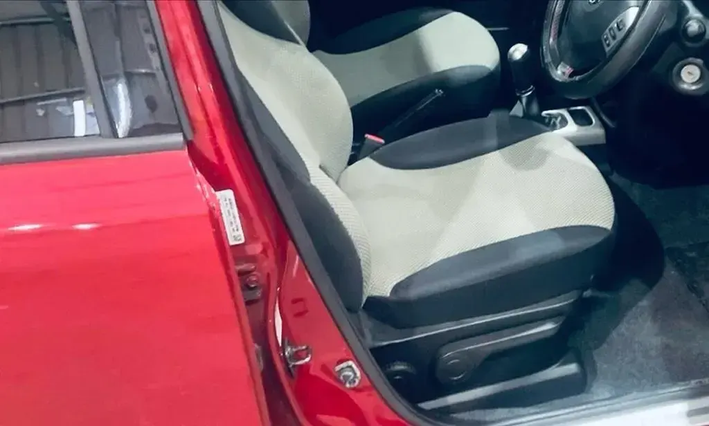 Used Nissan Note N-TEC 110 HP (80 kW) 2011 Red Hatchback