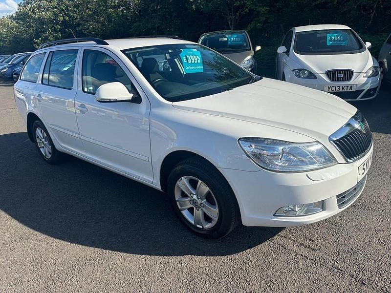 White Used 2011 Skoda Octavia Estate | £3,995 (Fair price) - Image 1/4