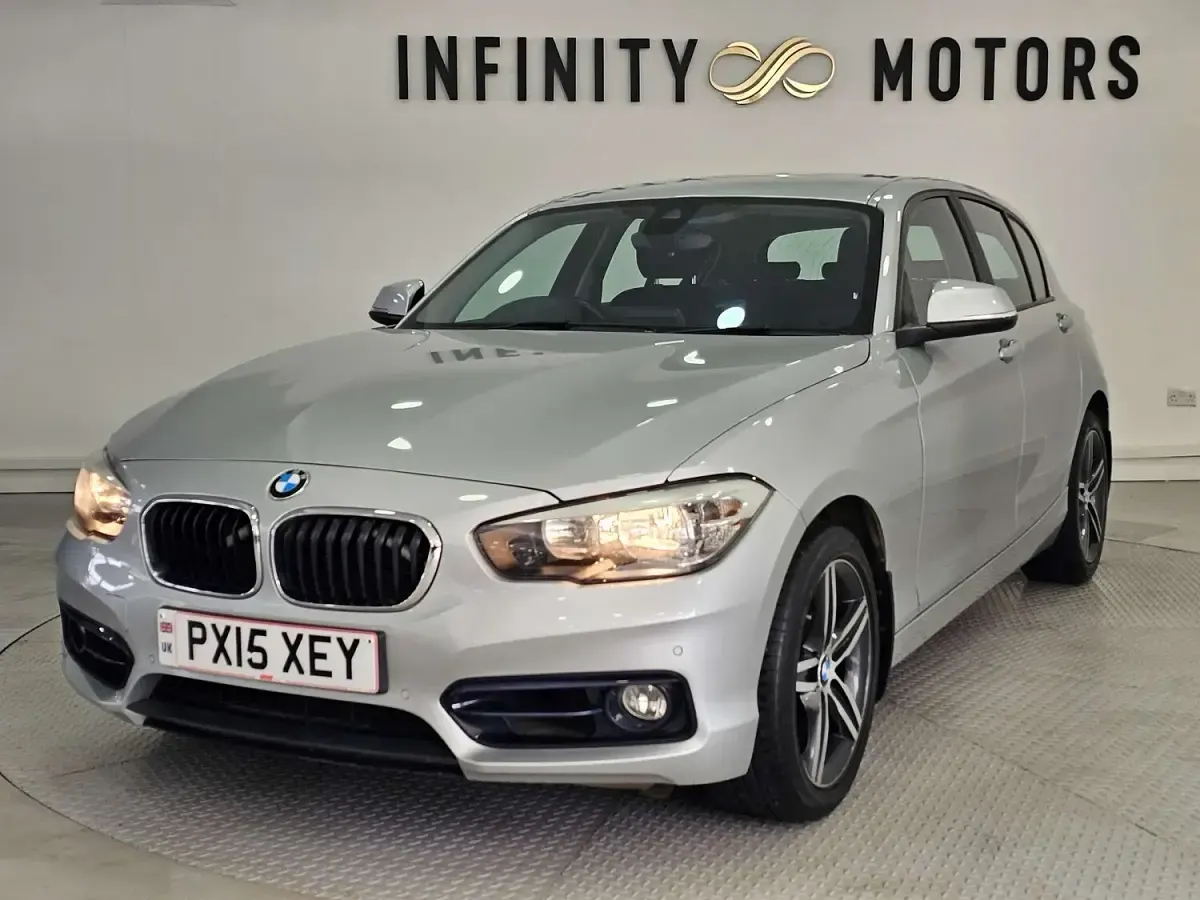 Used BMW 118 Sport Line 150 HP (110 kW) 2015 Silver Hatchback