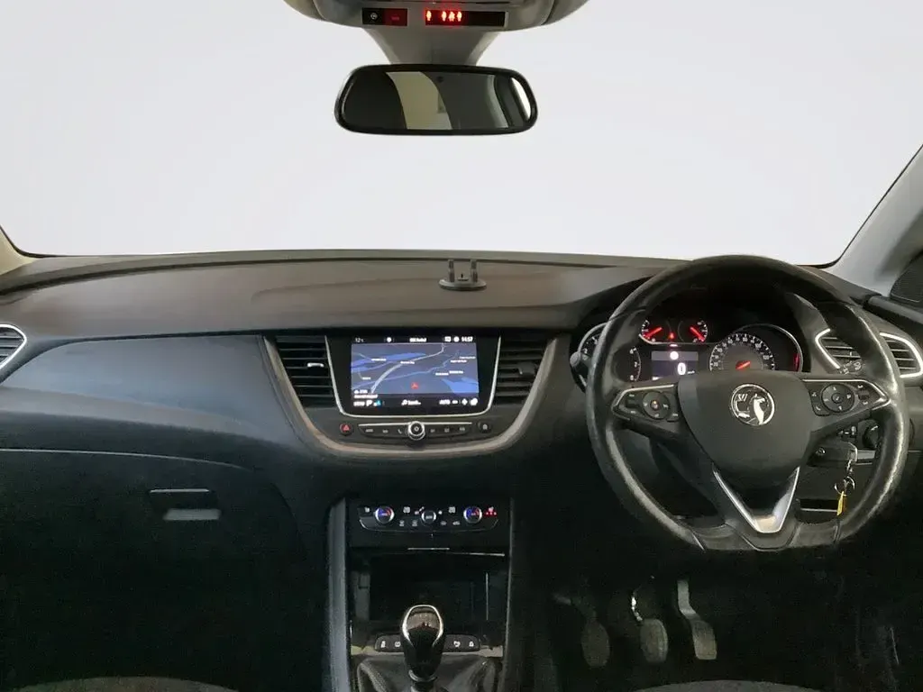 Used Vauxhall Grandland X SRi 130 HP (95 kW) 2020 Grey SUV