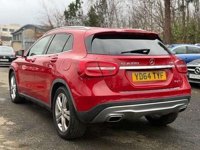 Used Mercedes GLA220 SE 170 HP (125 kW) 2014 Red SUV