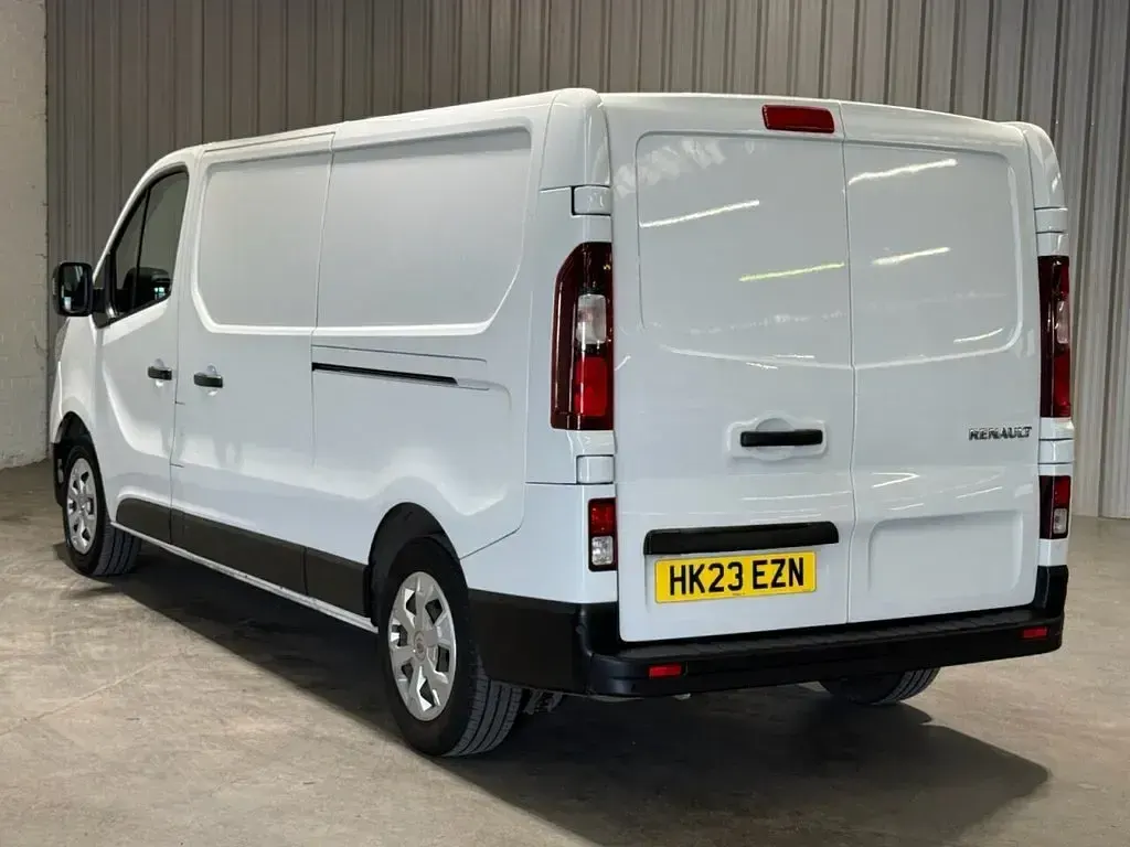 Used Renault Trafic Business 2023 White MPV