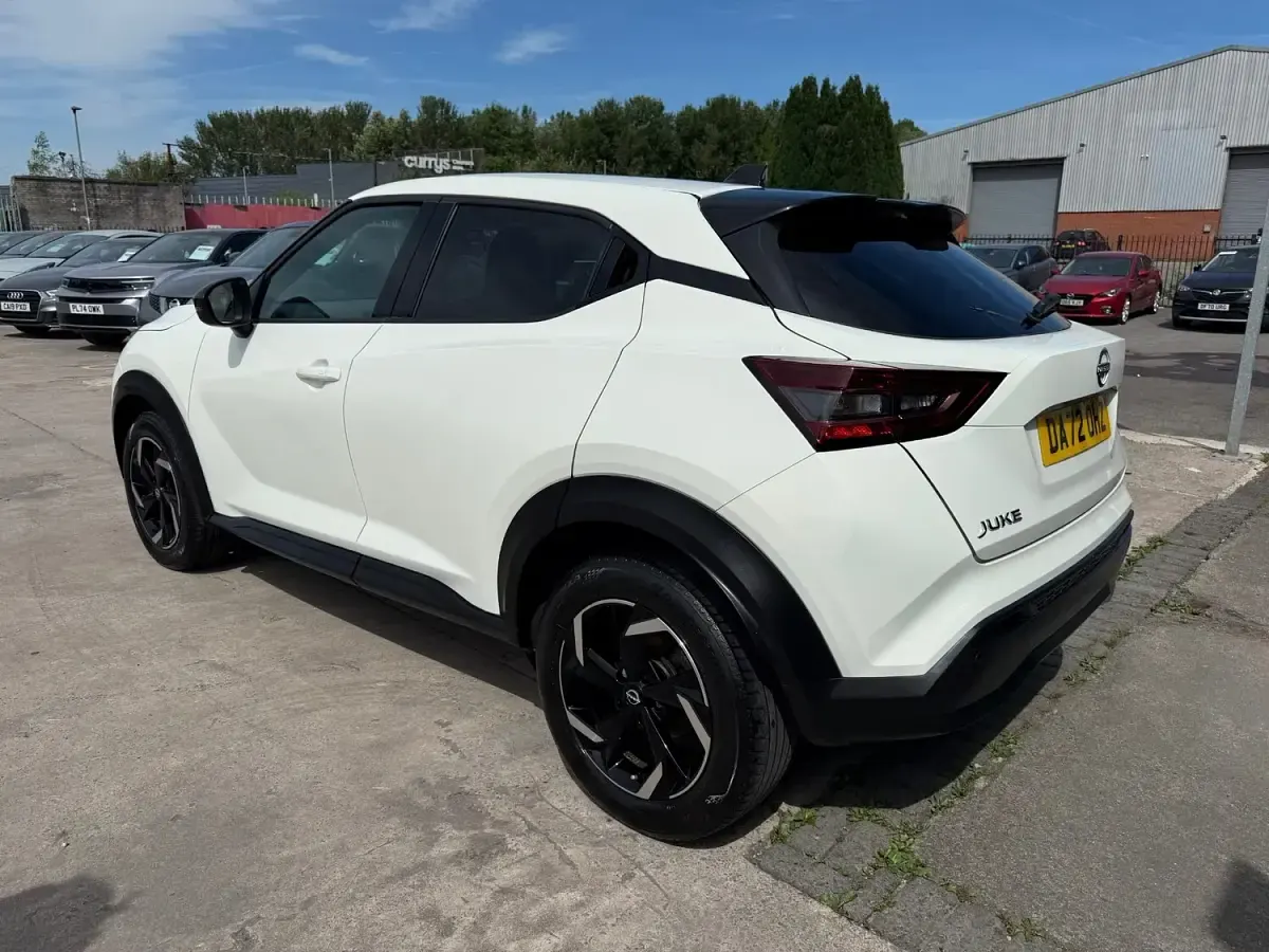 Used Nissan Juke N-Connecta 2022 White SUV