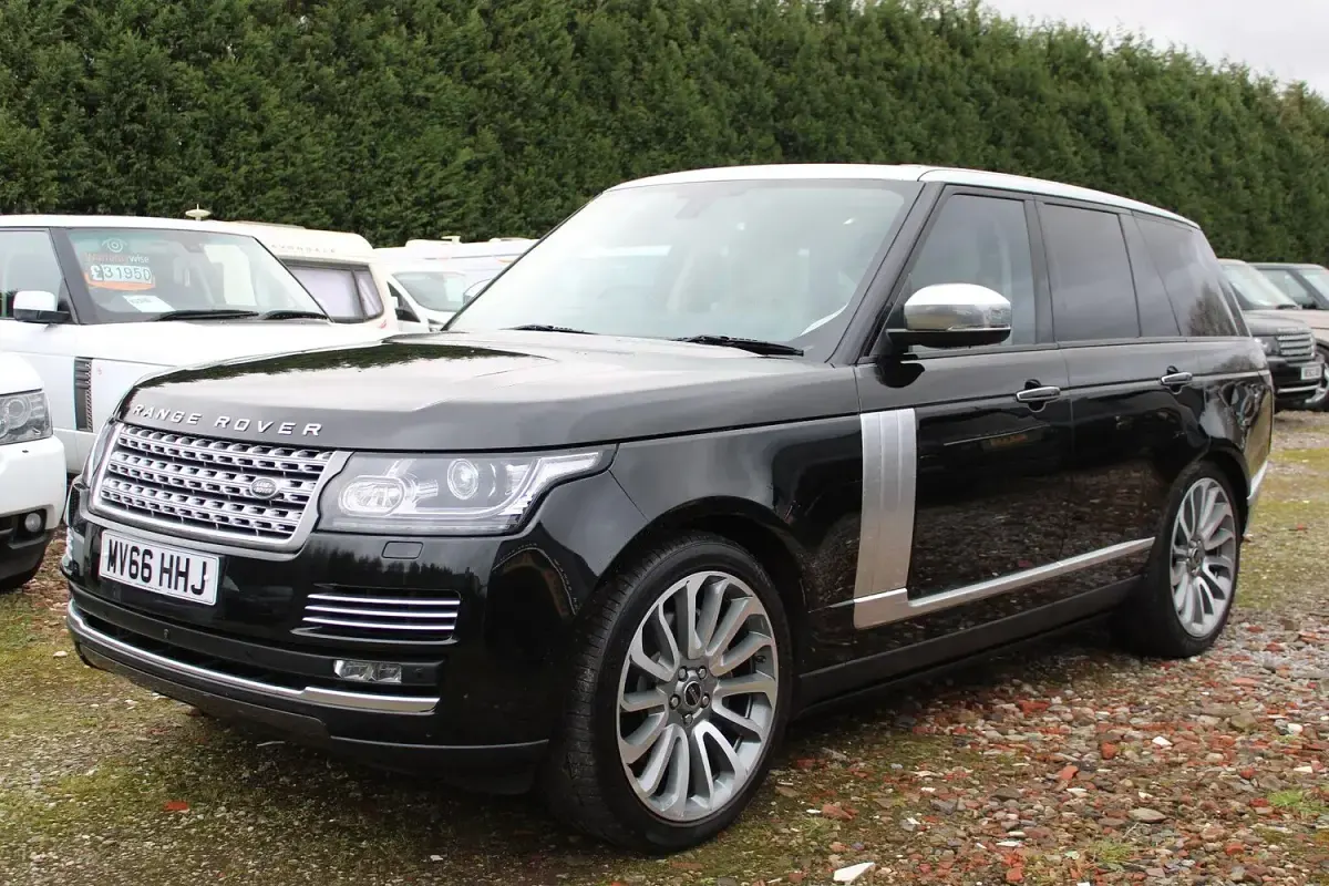 Used Land Rover Range Rover Autobiography 339 HP (249 kW) 2016 Black SUV