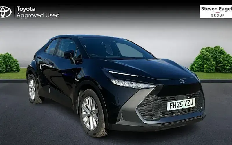 Used Toyota C-HR 140 HP (102 kW) 2025 SUV