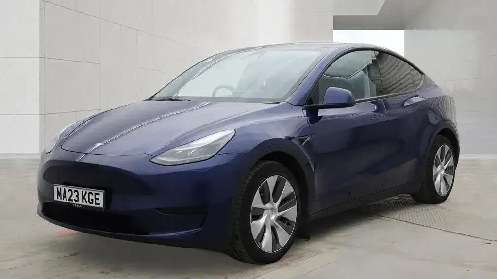 Used Tesla Model Y RWD 254 kW (346 HP) 2023 Blue SUV