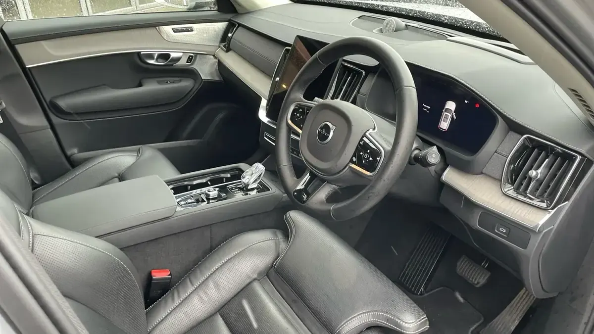 Begagnad Volvo XC90 Ultra 250 HK (183 kW) 2025 Silver SUV