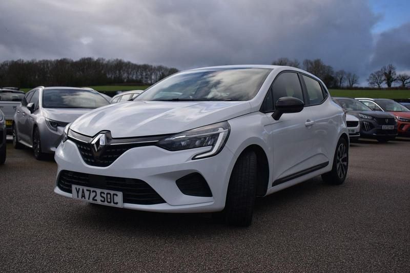 Used Renault Clio V Evolution 2023 White Hatchback