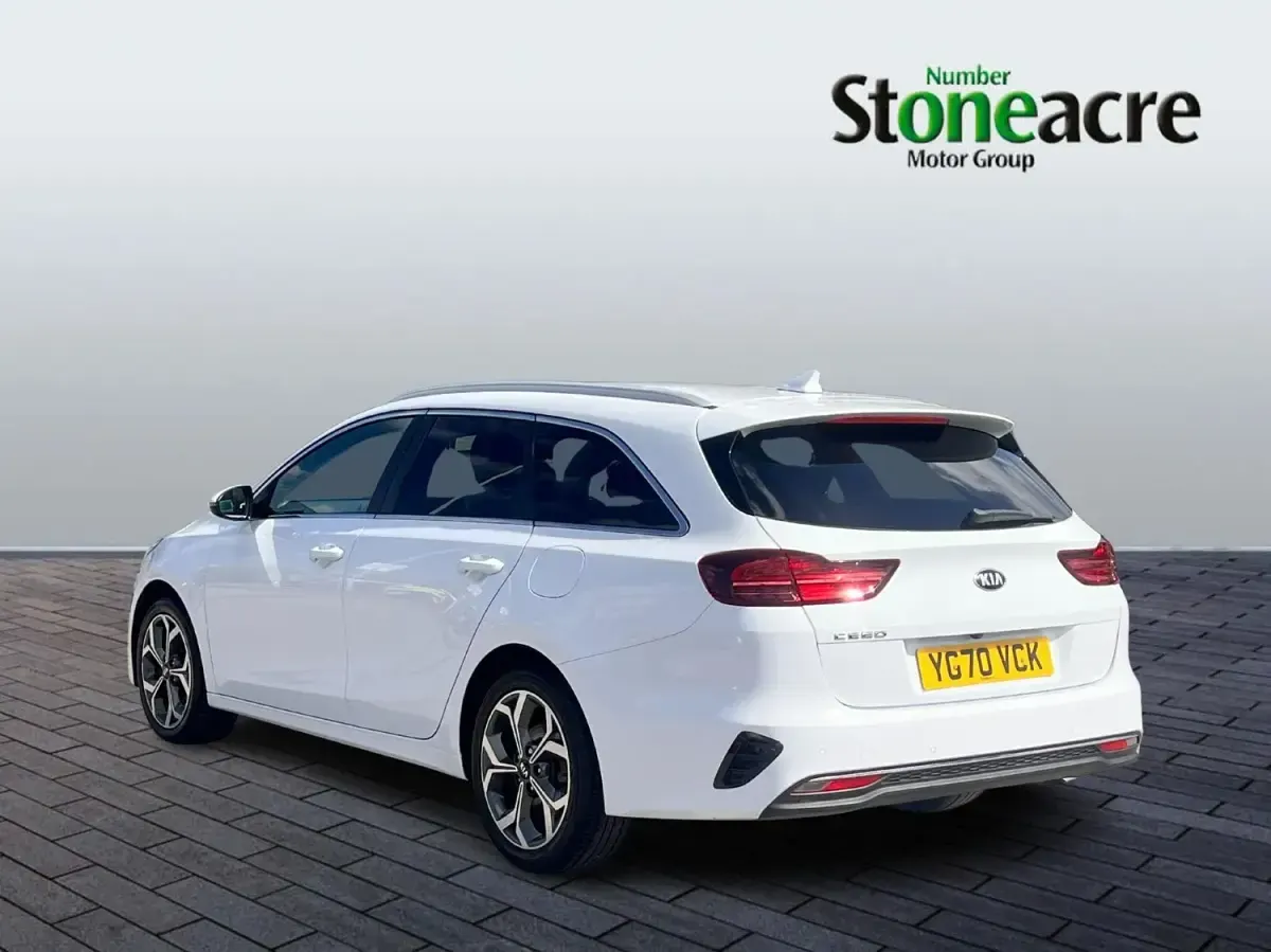 Używany Kia Ceed 140 KM (102 kW) 2020 Biały Hatchback