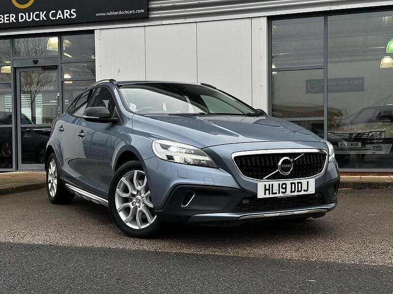 Used Volvo V40 2019 Blue Hatchback