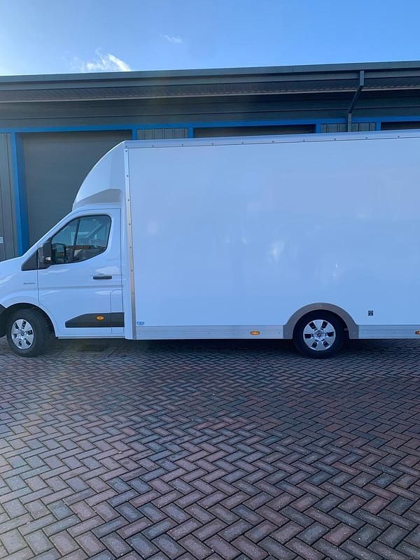 New Renault Master 150 HP (110 kW) 2026 White MPV