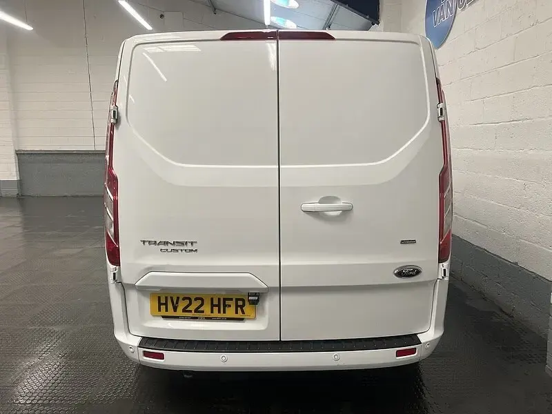 Used Ford Transit Custom Limited 120 HP (88 kW) 2022 White Van