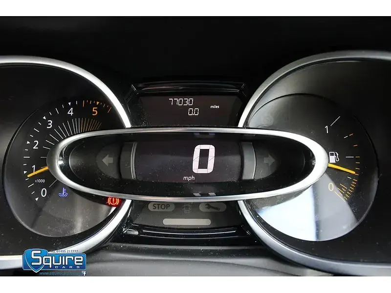 Used Renault Clio Dynamique 90 HP (66 kW) 2015 Red Hatchback