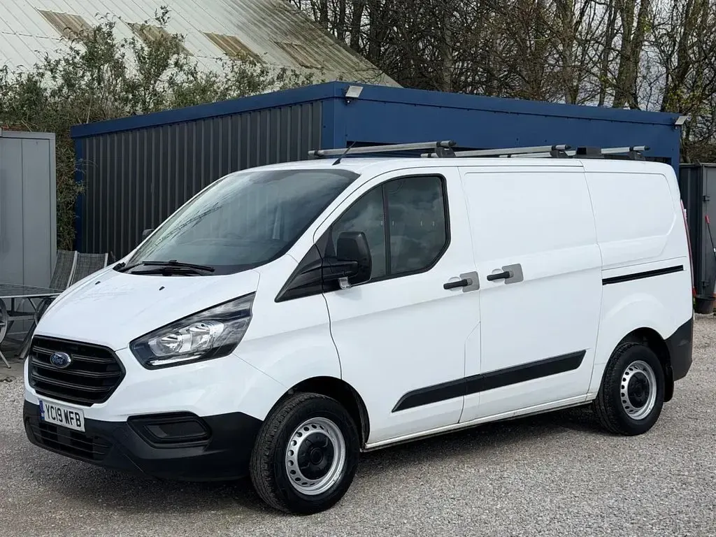 Used Ford Transit Custom 105 HP (77 kW) 2019 White Van