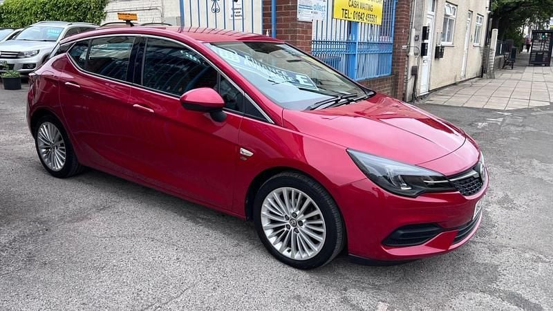 Red Used 2020 Vauxhall Astra Elite Hatchback | £9,999 (Fair price) - Image 1/4