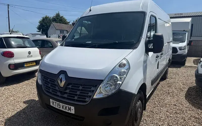 Used Renault Master Komfort 131 HP (96 kW) 2018 White Van