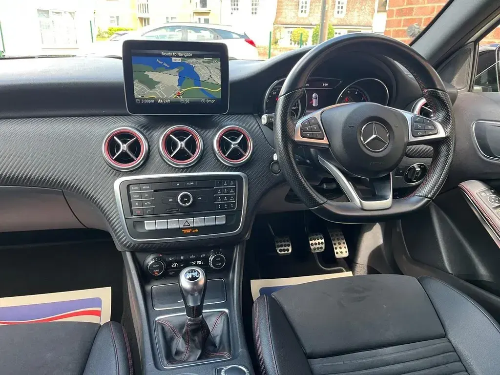 Used Mercedes A160 AMG line 2018 White Hatchback