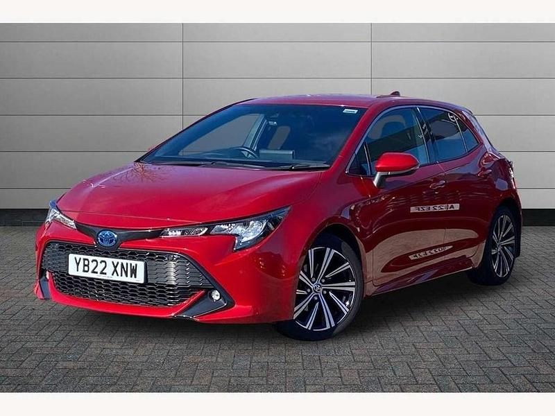 Used Toyota Corolla Design 122 HP (89 kW) 2022 Red Hatchback