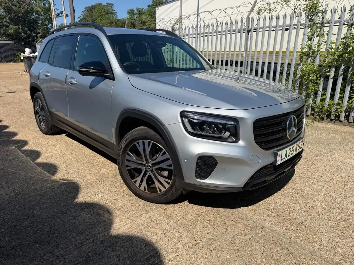 Used Mercedes GLB200 Executive 163 HP (119 kW) 2025 Silver SUV