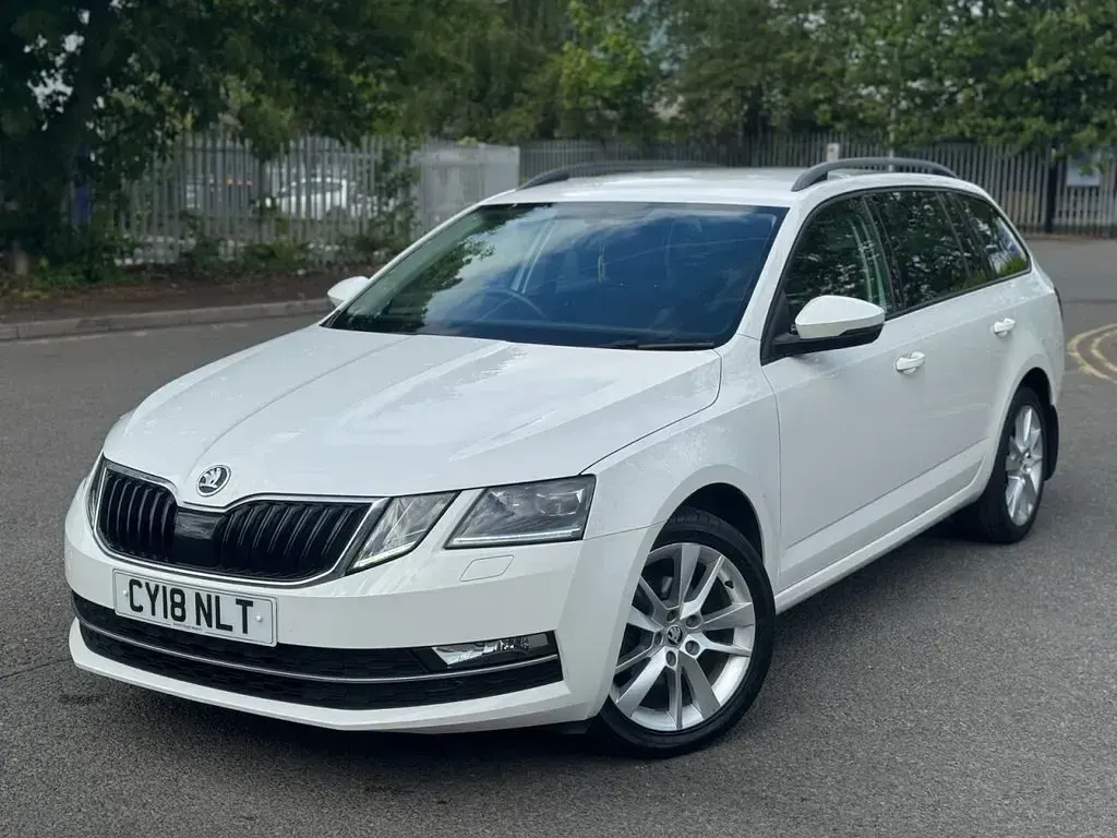 Used Skoda Octavia SE L 115 HP (84 kW) 2018 White Estate