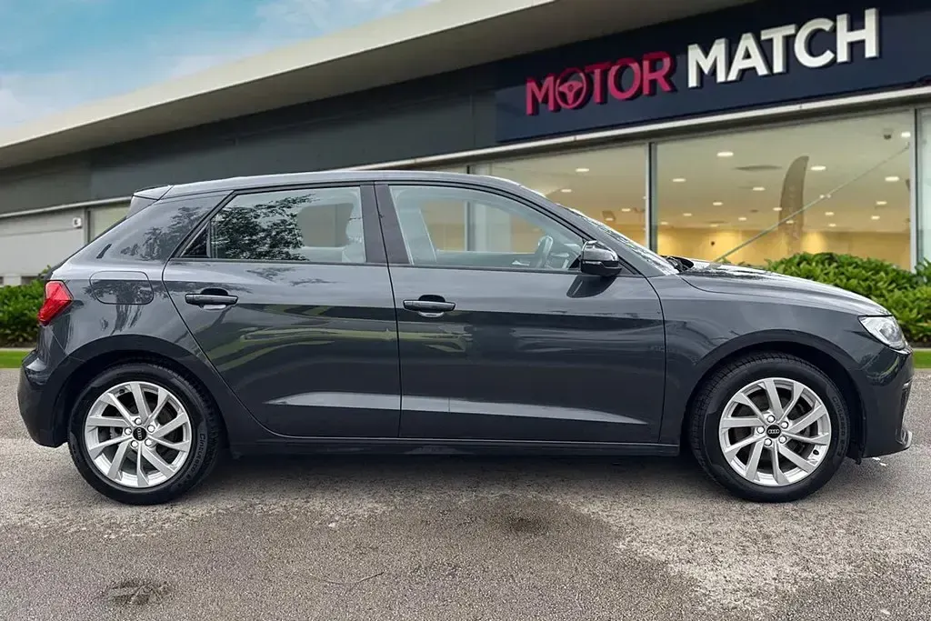 Usado Audi A1 Sportback Sport 2022 Cinzento Citadino