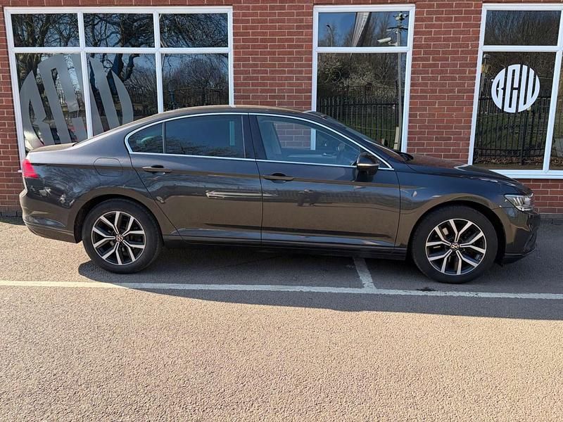 Used VW Passat SEL 150 HP (110 kW) 2020 Grey Sedan