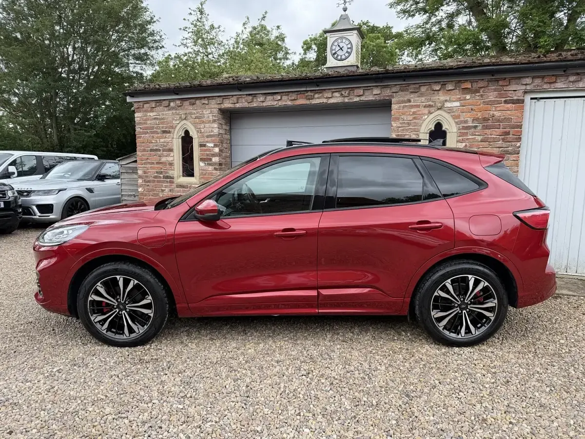 Used Ford Kuga ST-Line X 225 HP (165 kW) 2023 Red SUV