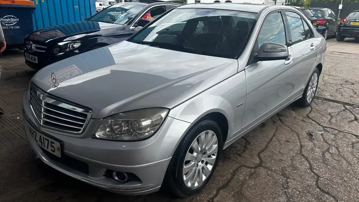 Begagnad Mercedes C220 Elegance 2007 Silver Sedan