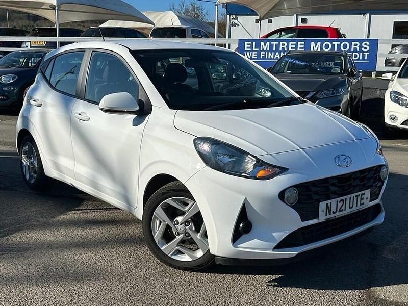 Used Hyundai i10 SE 84 HP (61 kW) 2021 White Hatchback