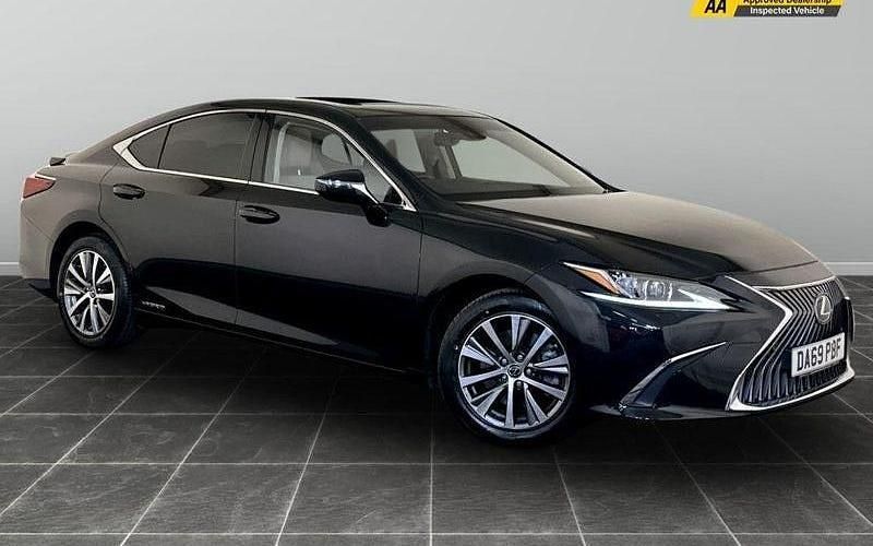 Used 2021 Lexus ES300H Sedan | £20,795 (Super price) - Image 1/2