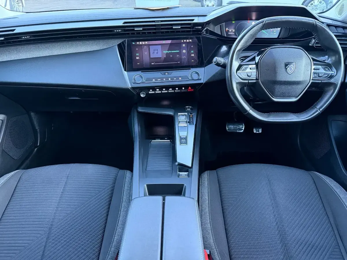 Used Peugeot 308 SW Active Premium 130 HP (95 kW) 2022 White Estate